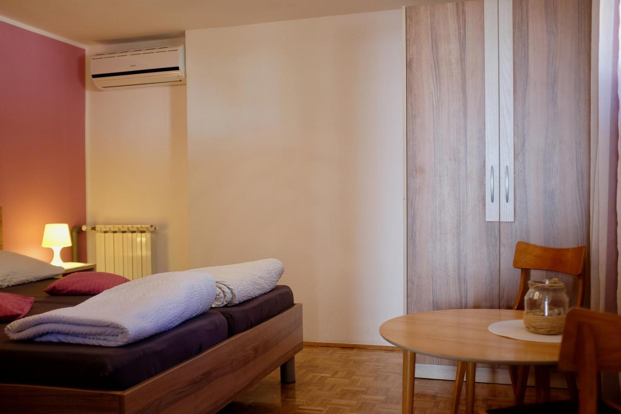 Apartments Villa Agatha Свети-Филип-и-Яков Номер фото