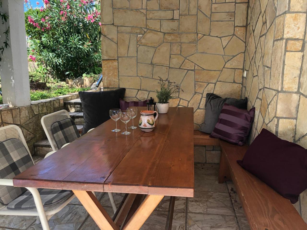 Apartments Villa Agatha Свети-Филип-и-Яков Номер фото