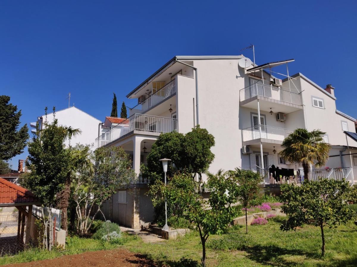 Apartments Villa Agatha Свети-Филип-и-Яков Экстерьер фото
